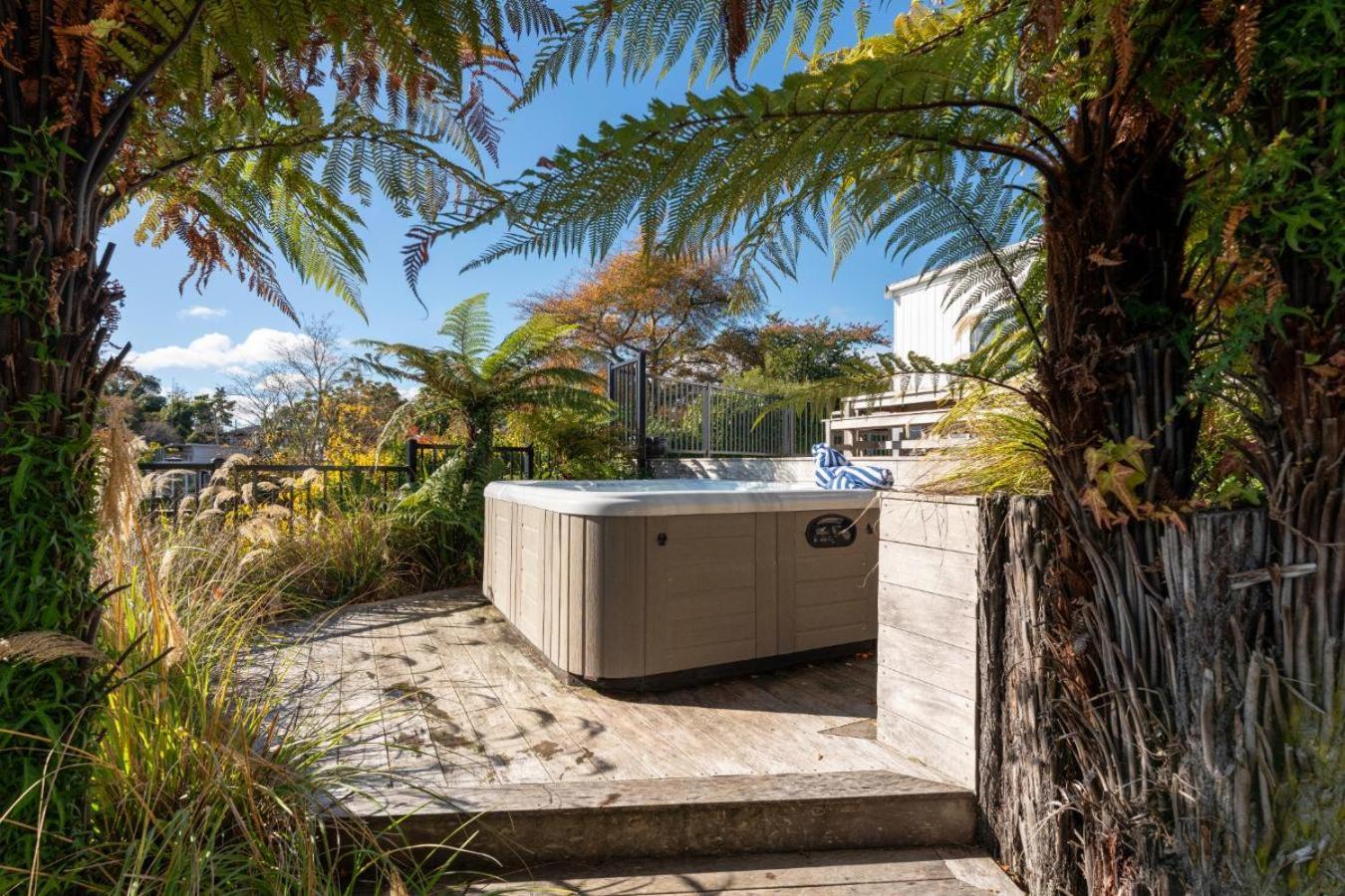 Bayview Lake Taupo Ngoại thất bức ảnh