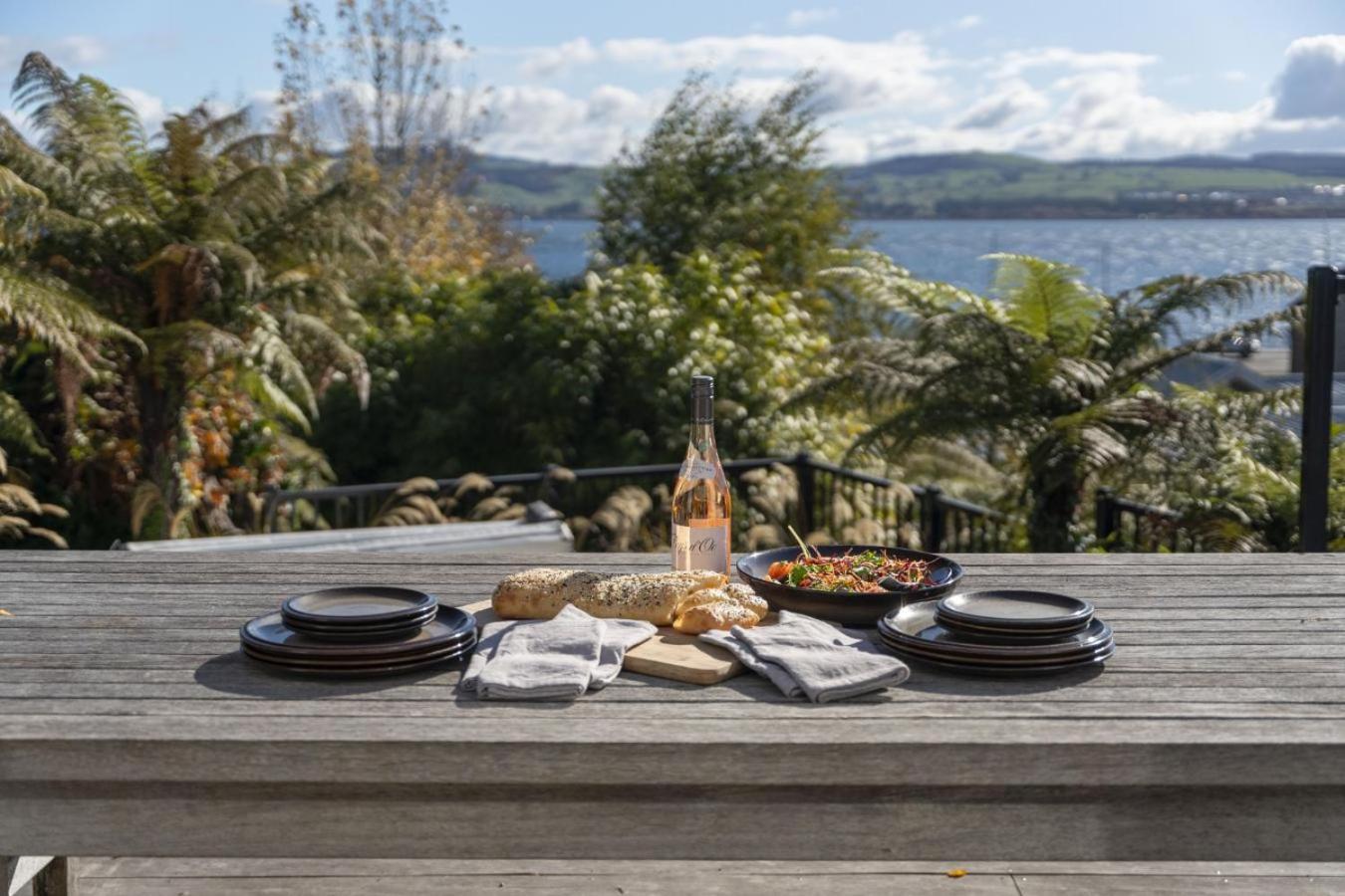 Bayview Lake Taupo Ngoại thất bức ảnh