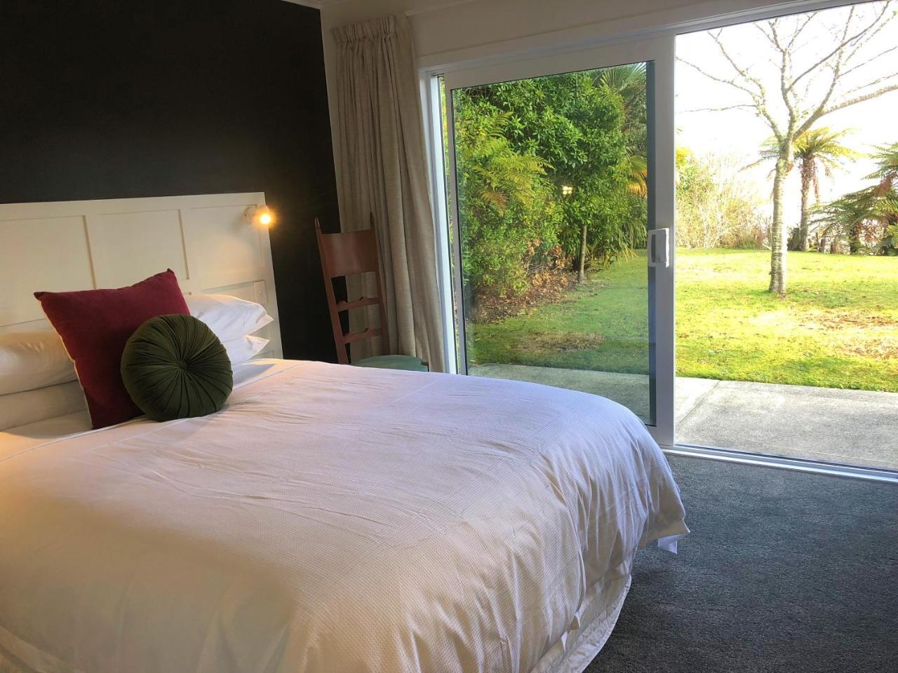 Bayview Lake Taupo Ngoại thất bức ảnh