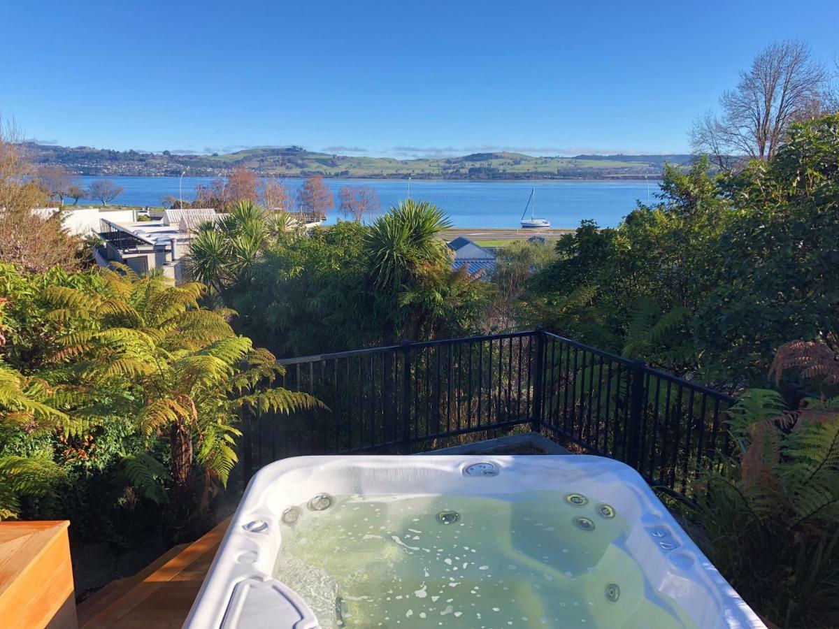 Bayview Lake Taupo Ngoại thất bức ảnh